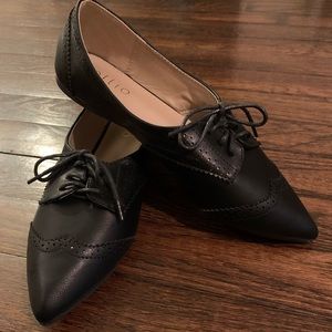 NWOT Pointed Toe Oxford Flats